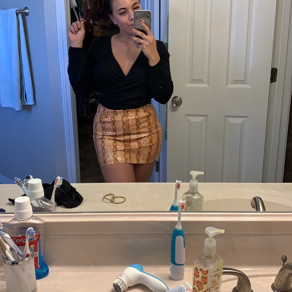 OOTDFASH leather skirt - Picture 2 of 2